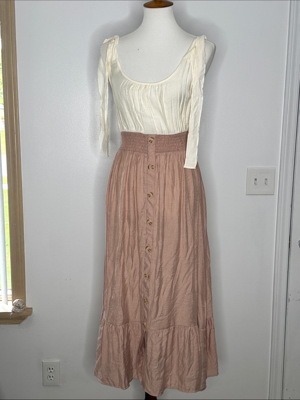 Blu Pepper Midi Dress in Cream/Dusty Blush Tie Top Of Sleeves Buttons